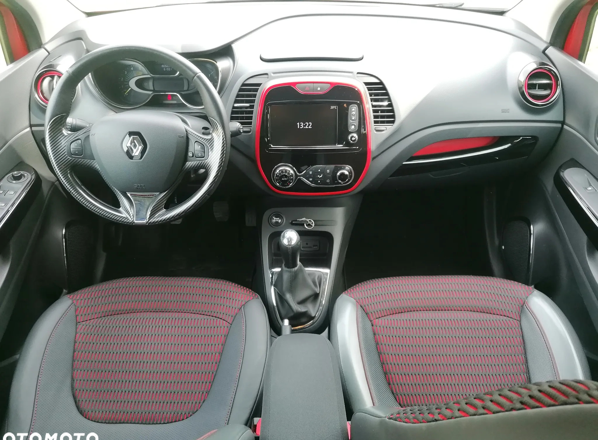 Renault Captur cena 39800 przebieg: 182000, rok produkcji 2015 z Bytom małe 277